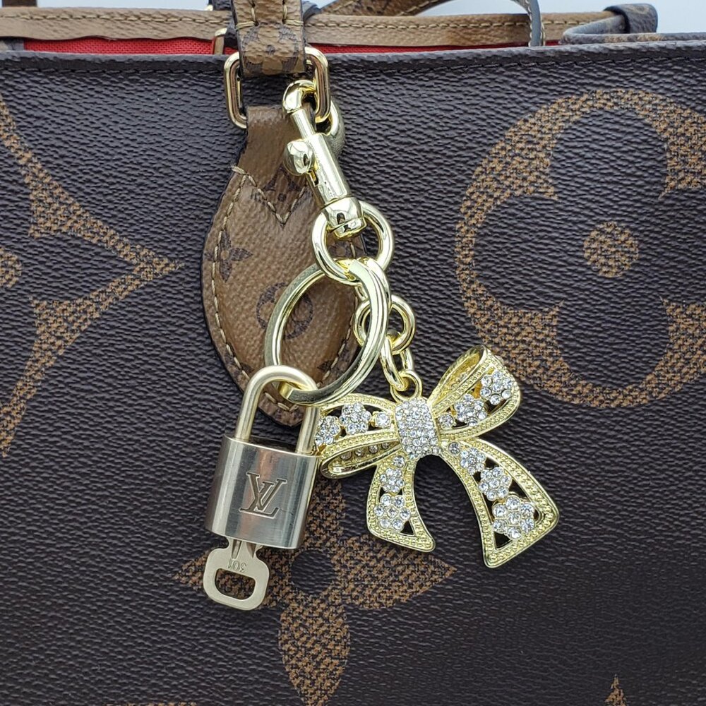 Louis Vuitton Gold Lock & Key 🔑 Authentic LV Unbranded Ribbon Keychain Charm - Picture 2 of 11